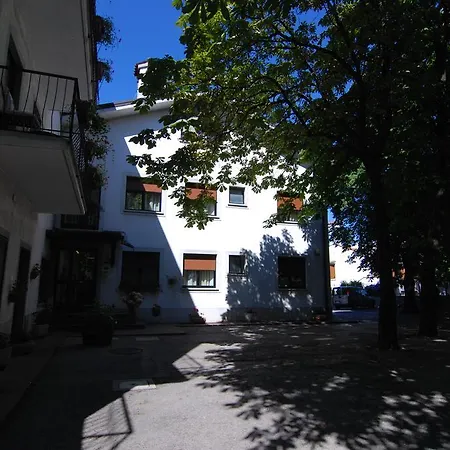 Valle Di Banne Hotell 3*